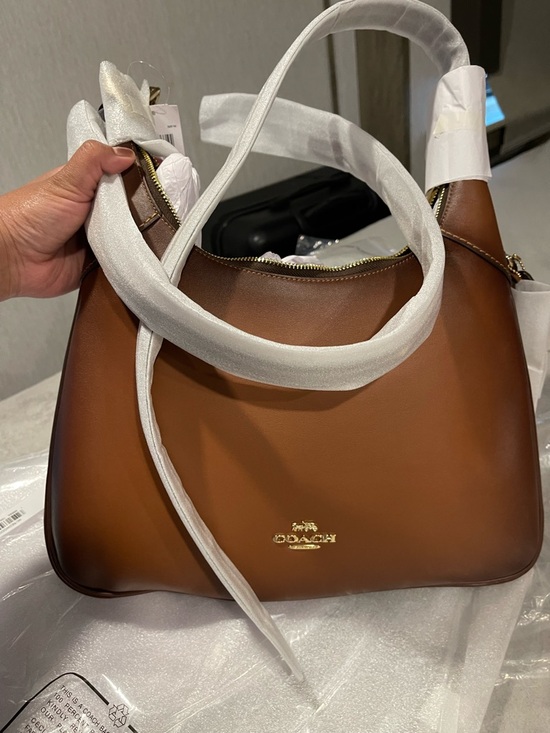 Coach Handbags - Coach Cognac Brown Leather Shoulder Bag with Gold Hardware